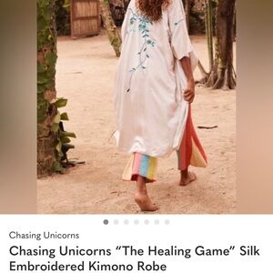 Chasing Unicorns Cream Silk Embroidered Kimono Robe gorgeous runs big